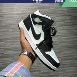 Air Jordan 1 Mid Panda