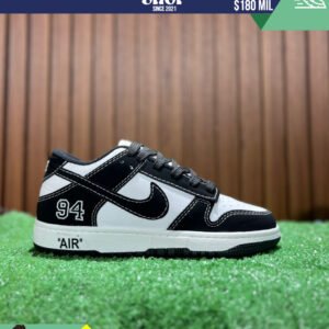 Nike Dunk Low Panda
